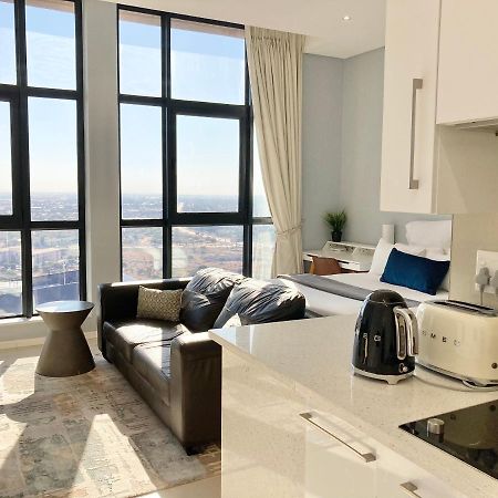 Urban Awe Apartment-Itowers 23Rd Floor غابورون المظهر الخارجي الصورة