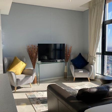 Urban Awe Apartment-Itowers 23Rd Floor غابورون المظهر الخارجي الصورة