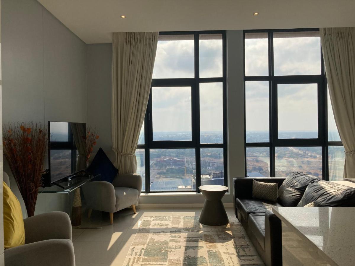 Urban Awe Apartment-Itowers 23Rd Floor غابورون المظهر الخارجي الصورة