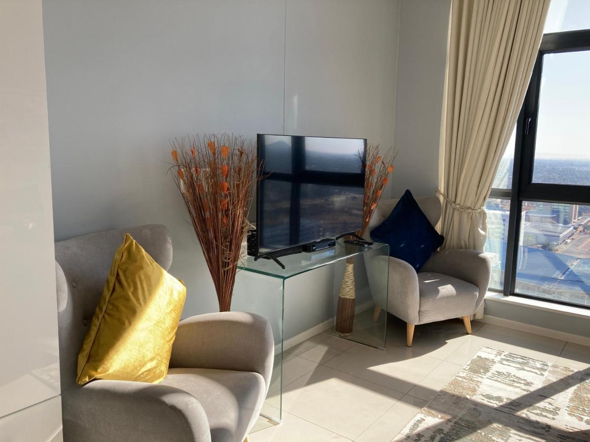 Urban Awe Apartment-Itowers 23Rd Floor غابورون المظهر الخارجي الصورة